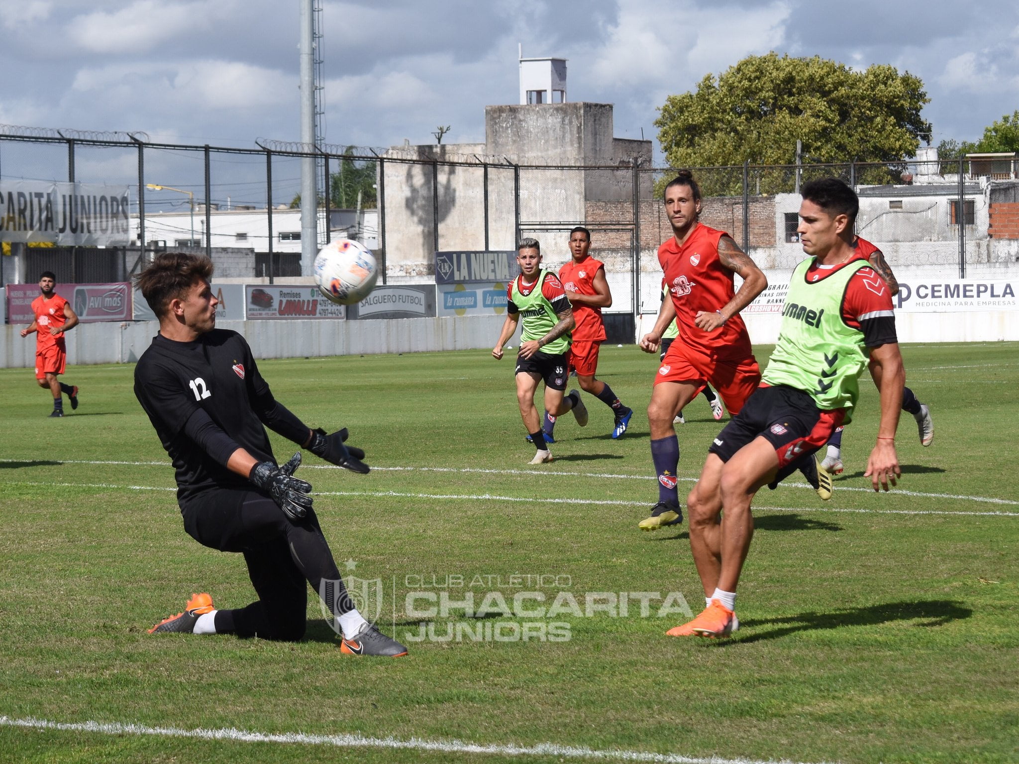 Chacarita goleó a Independiente de Chivilcoy en un encuentro